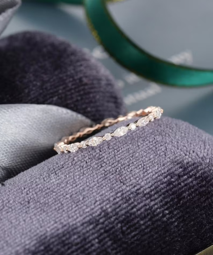 Alternative Round &amp; Marquise Cut Moissanite Wedding Band