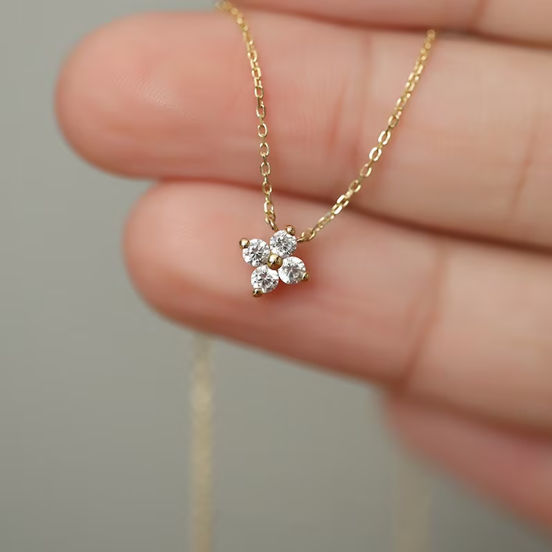 Delicate Cluster Round Diamond Clover Necklace