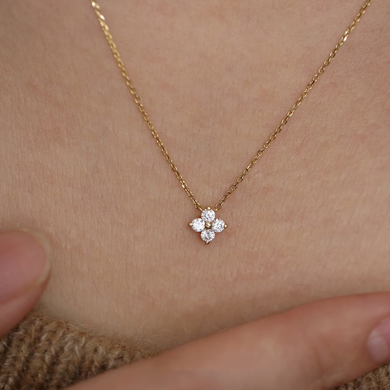 Delicate Cluster Round Diamond Clover Necklace